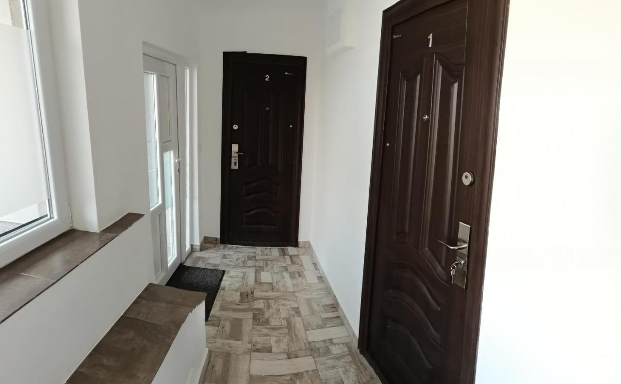 Carla'S Place Ap 2 Орадя Экстерьер фото